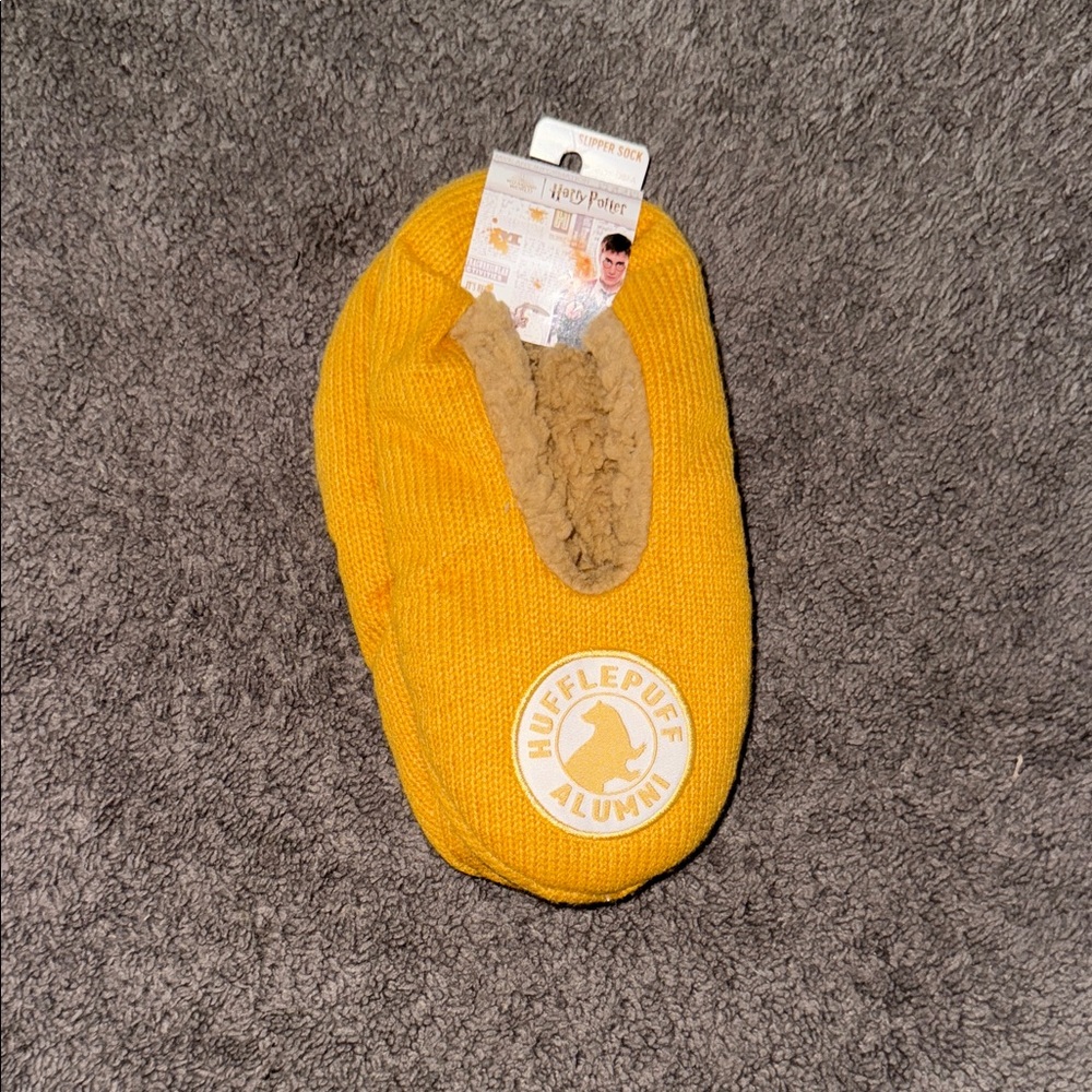 Bioworld Hufflepuff Yellow Knit Slipper Socks